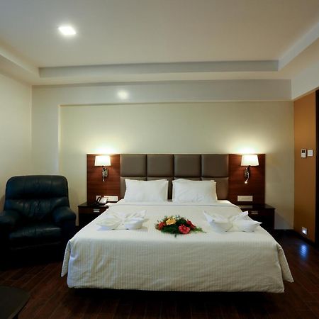 Fressotel Seetharam Coimbatore Buitenkant foto