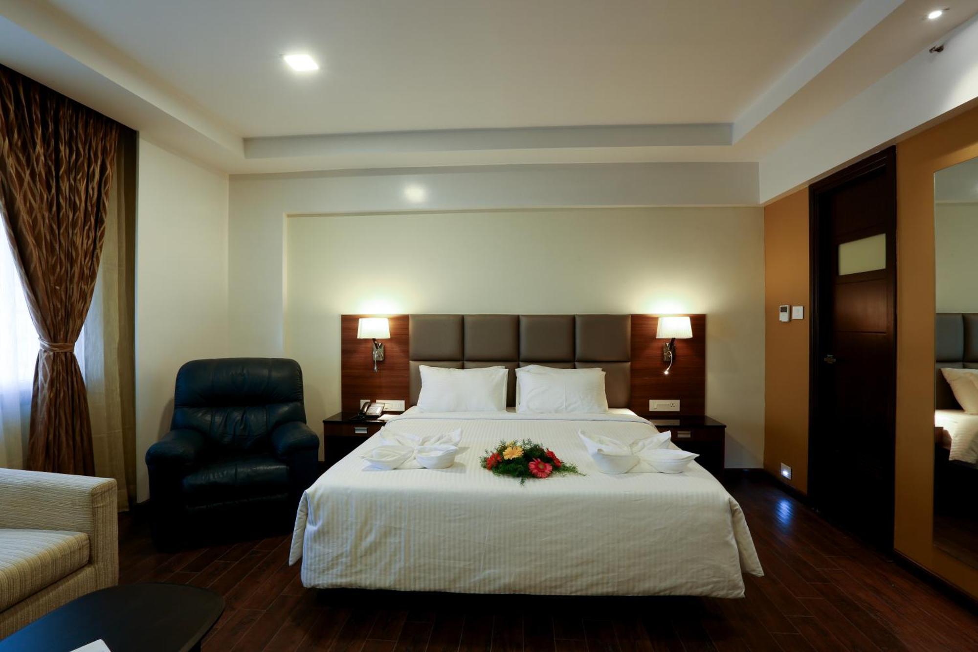Fressotel Seetharam Coimbatore Buitenkant foto